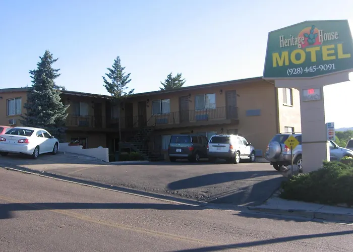 Heritage House Motel